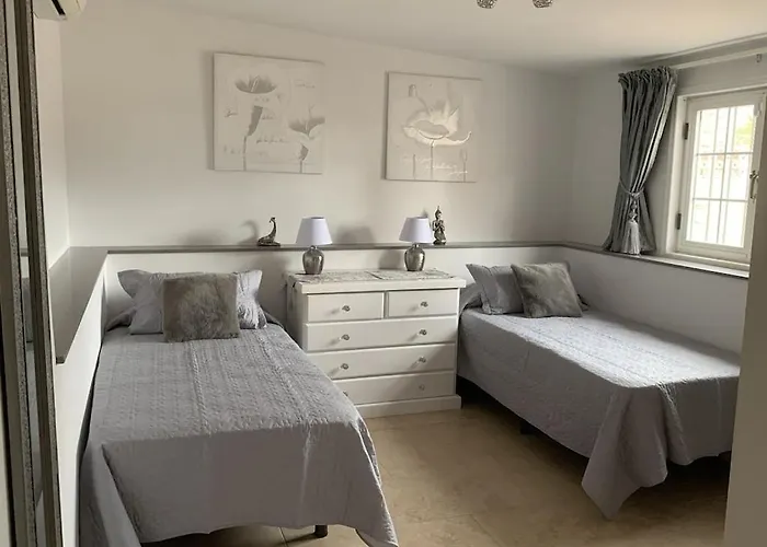 Casa Paraiso Tenerife, Stunning Family With Totally Secluded Pool Area, Wheelchair Friendly Villa *