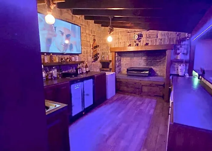 Villa Casa Paraiso Tenerife, Stunning Family With Totally Secluded Pool Area, Wheelchair Friendly San Miguel de Abona