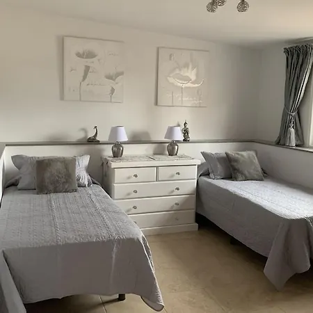 Casa Paraiso Tenerife, Stunning Family With Totally Secluded Pool Area, Wheelchair Friendly Villa *