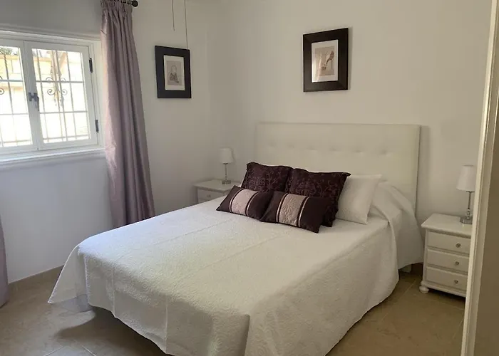 Casa Paraiso Tenerife, Stunning Family With Totally Secluded Pool Area, Wheelchair Friendly * San Miguel de Abona